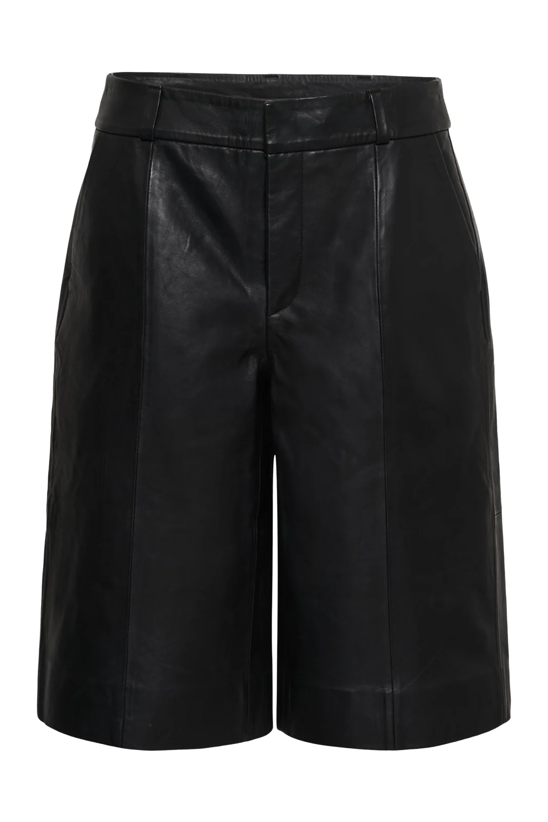 My Essential Wardrobe - Læder Bermuda shorts - Black - Akela